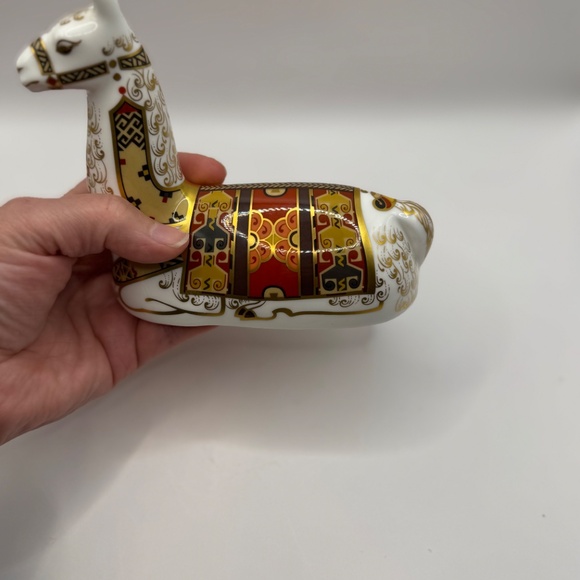 Royal Crown Derby Llama bone china paperweight figurine Collectors Guild Exclus - Picture 9 of 12